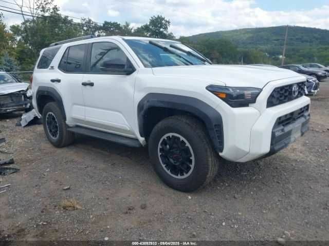 Білий Тойота 4Раннер, об'ємом двигуна 2.4 л та пробігом 4 тис. км за 721 $, фото 1 на Automoto.ua