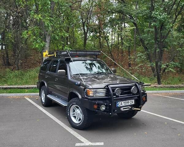 Зеленый Тойота 4Раннер, объемом двигателя 3.4 л и пробегом 268 тыс. км за 16500 $, фото 1 на Automoto.ua