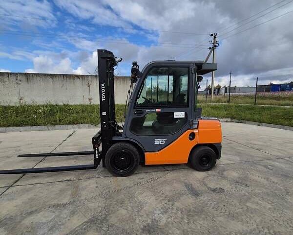 Оранжевый Тойота 52-8FDF30, объемом двигателя 2.5 л и пробегом 3 тыс. км за 18393 $, фото 1 на Automoto.ua