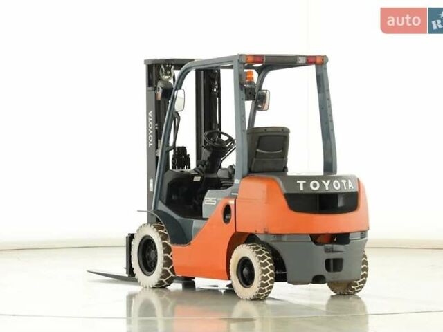 Красный Тойота 8FDF-25, объемом двигателя 2.4 л и пробегом 2 тыс. км за 21464 $, фото 1 на Automoto.ua