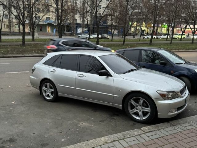 Серый Тойота Атлецца, объемом двигателя 3 л и пробегом 211 тыс. км за 7000 $, фото 1 на Automoto.ua