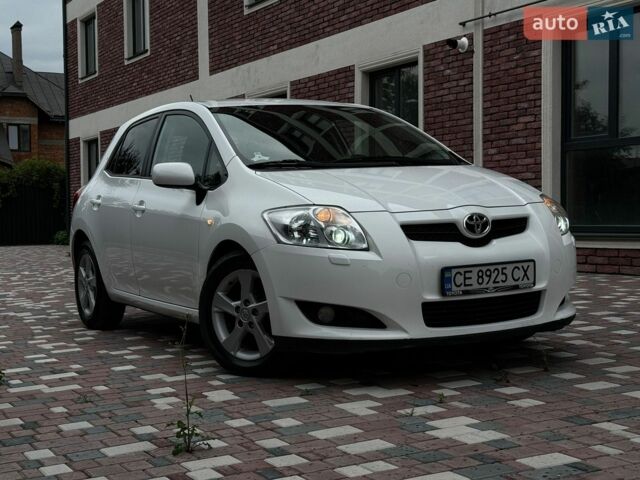 Білий Тойота Ауріс, об'ємом двигуна 1.36 л та пробігом 276 тис. км за 5700 $, фото 1 на Automoto.ua
