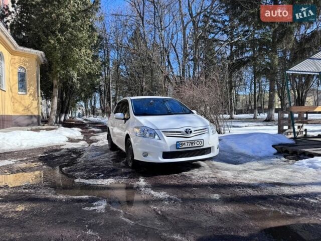 Білий Тойота Ауріс, об'ємом двигуна 1.6 л та пробігом 182 тис. км за 8500 $, фото 1 на Automoto.ua