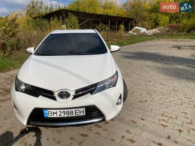 Белый Тойота Аурис, объемом двигателя 2 л и пробегом 133 тыс. км за 9950 $, фото 1 на Automoto.ua