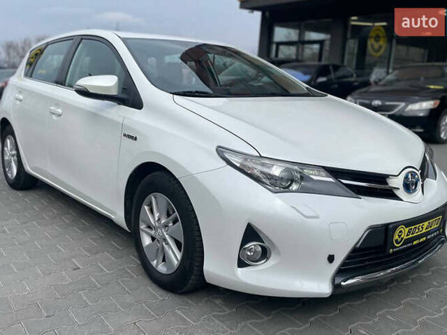 Белый Тойота Аурис, объемом двигателя 1.8 л и пробегом 136 тыс. км за 13000 $, фото 1 на Automoto.ua