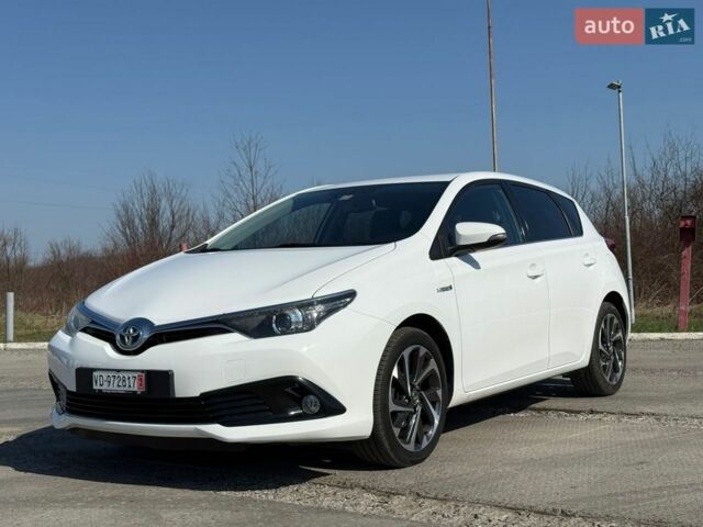Белый Тойота Аурис, объемом двигателя 1.8 л и пробегом 198 тыс. км за 14700 $, фото 1 на Automoto.ua
