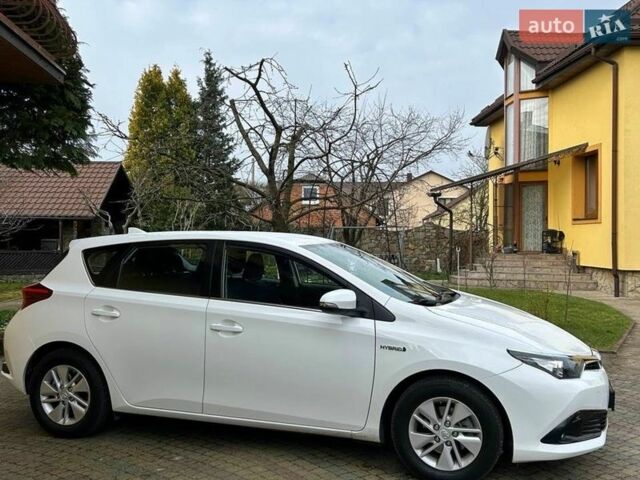 Білий Тойота Ауріс, об'ємом двигуна 1.8 л та пробігом 154 тис. км за 17000 $, фото 1 на Automoto.ua