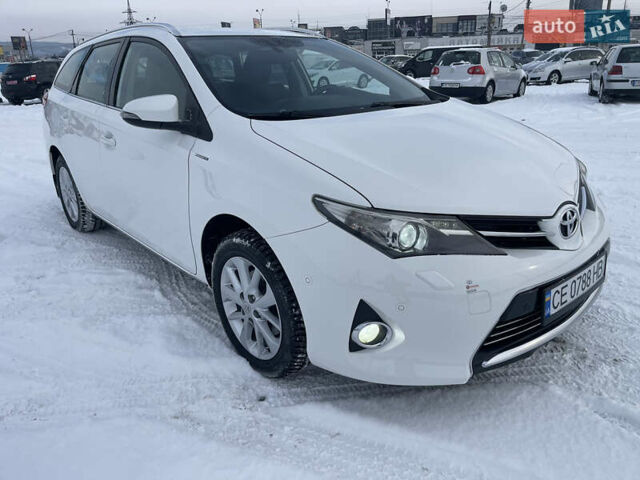 Білий Тойота Ауріс, об'ємом двигуна 2 л та пробігом 220 тис. км за 10950 $, фото 1 на Automoto.ua