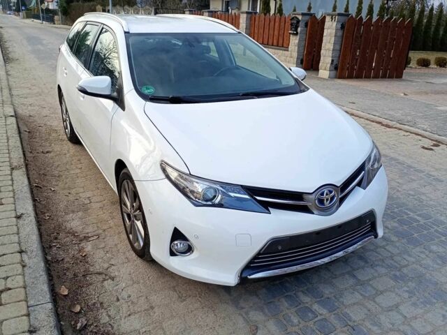 Белый Тойота Аурис, объемом двигателя 1.8 л и пробегом 178 тыс. км за 7200 $, фото 1 на Automoto.ua