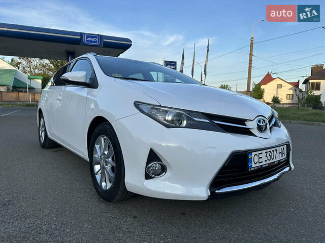Белый Тойота Аурис, объемом двигателя 2 л и пробегом 183 тыс. км за 11000 $, фото 1 на Automoto.ua