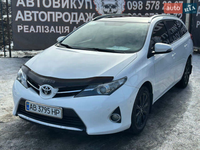 Білий Тойота Ауріс, об'ємом двигуна 2 л та пробігом 235 тис. км за 9900 $, фото 1 на Automoto.ua