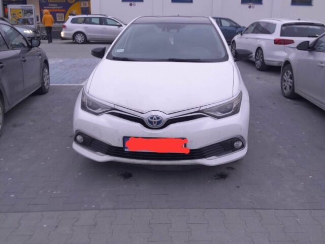 Белый Тойота Аурис, объемом двигателя 1.8 л и пробегом 217 тыс. км за 7900 $, фото 1 на Automoto.ua