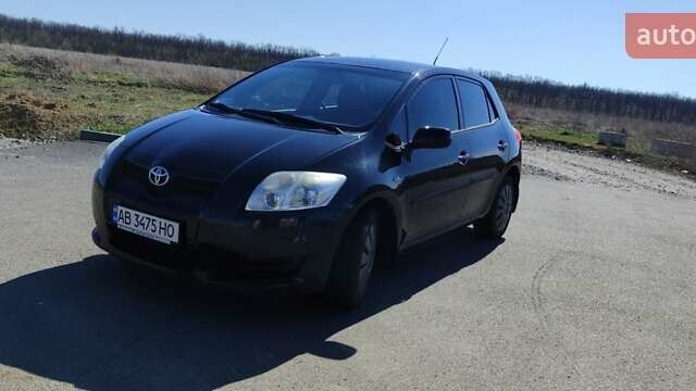 Черный Тойота Аурис, объемом двигателя 1.59 л и пробегом 221 тыс. км за 5499 $, фото 1 на Automoto.ua