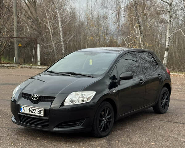 Чорний Тойота Ауріс, об'ємом двигуна 1.6 л та пробігом 301 тис. км за 5500 $, фото 1 на Automoto.ua