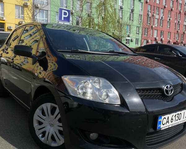 Черный Тойота Аурис, объемом двигателя 1.6 л и пробегом 169 тыс. км за 7500 $, фото 1 на Automoto.ua