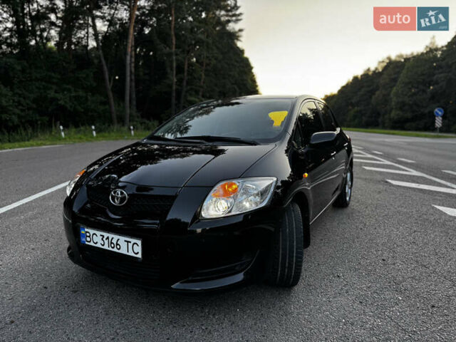 Черный Тойота Аурис, объемом двигателя 1.6 л и пробегом 245 тыс. км за 7000 $, фото 1 на Automoto.ua