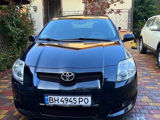 Чорний Тойота Ауріс, об'ємом двигуна 1.6 л та пробігом 171 тис. км за 6100 $, фото 1 на Automoto.ua