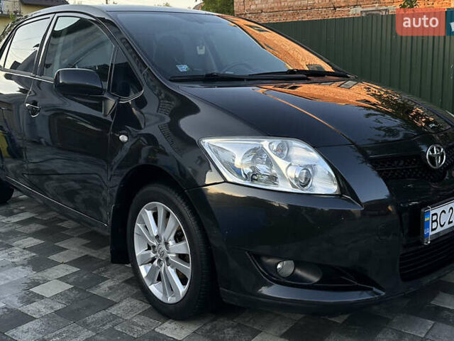 Чорний Тойота Ауріс, об'ємом двигуна 1.6 л та пробігом 215 тис. км за 6000 $, фото 1 на Automoto.ua
