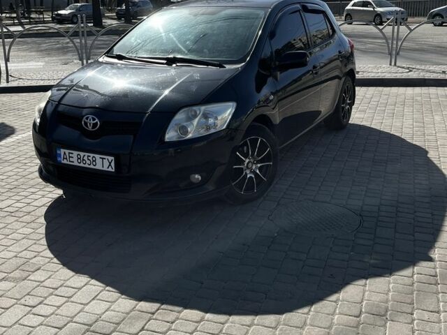 Черный Тойота Аурис, объемом двигателя 1.6 л и пробегом 236 тыс. км за 6600 $, фото 1 на Automoto.ua