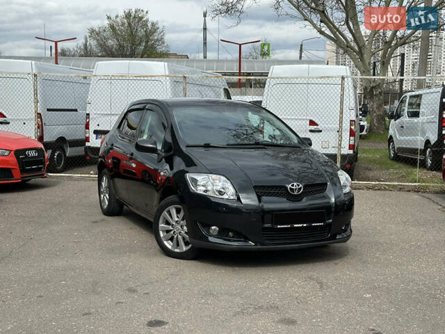 Черный Тойота Аурис, объемом двигателя 1.6 л и пробегом 156 тыс. км за 8200 $, фото 1 на Automoto.ua
