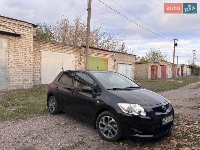 Чорний Тойота Ауріс, об'ємом двигуна 1.6 л та пробігом 114 тис. км за 7300 $, фото 1 на Automoto.ua