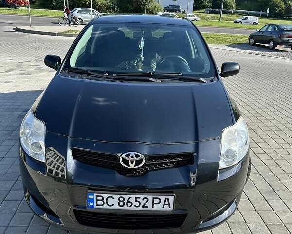Черный Тойота Аурис, объемом двигателя 1.6 л и пробегом 180 тыс. км за 7200 $, фото 1 на Automoto.ua