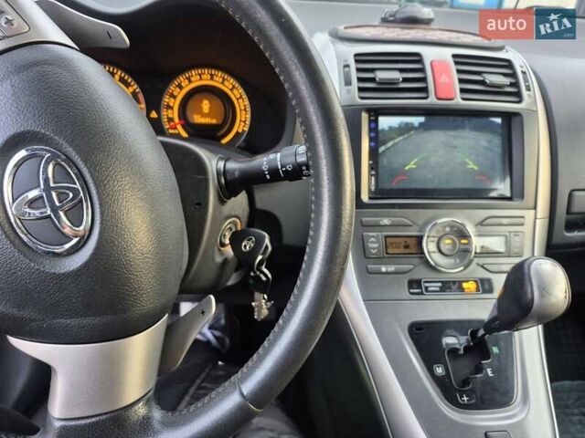 Черный Тойота Аурис, объемом двигателя 1.6 л и пробегом 134 тыс. км за 6900 $, фото 1 на Automoto.ua