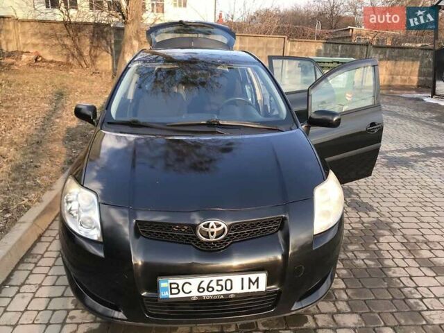 Черный Тойота Аурис, объемом двигателя 1.6 л и пробегом 141 тыс. км за 6200 $, фото 1 на Automoto.ua