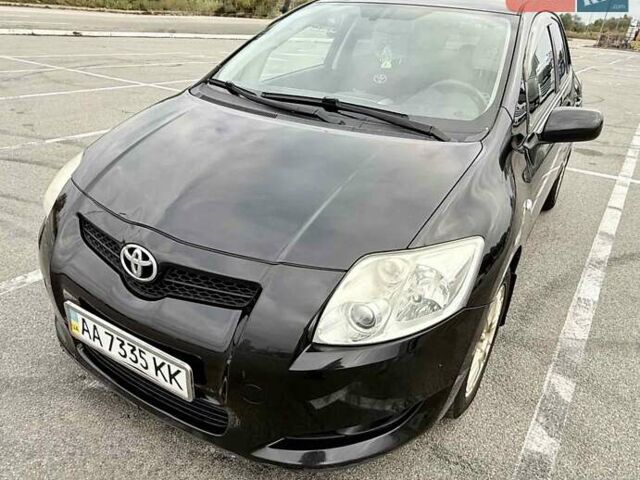 Черный Тойота Аурис, объемом двигателя 1.6 л и пробегом 113 тыс. км за 6000 $, фото 1 на Automoto.ua
