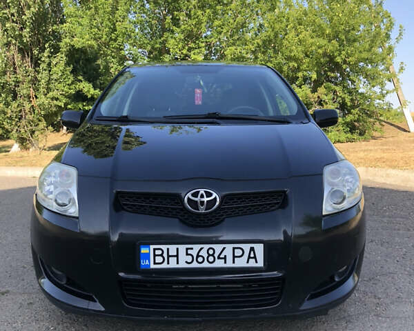 Черный Тойота Аурис, объемом двигателя 1.4 л и пробегом 272 тыс. км за 5900 $, фото 1 на Automoto.ua