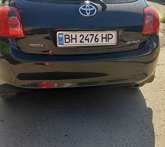 Черный Тойота Аурис, объемом двигателя 1.6 л и пробегом 167 тыс. км за 7200 $, фото 1 на Automoto.ua