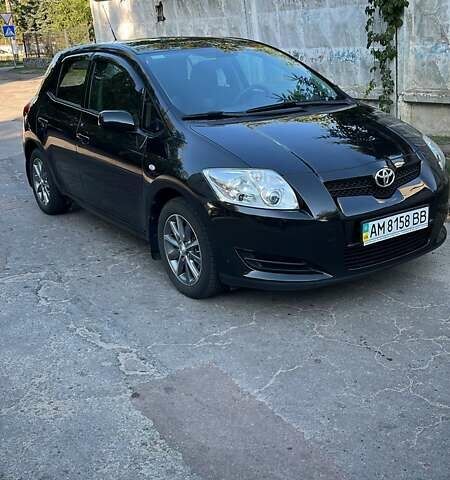 Черный Тойота Аурис, объемом двигателя 1.6 л и пробегом 70 тыс. км за 8000 $, фото 1 на Automoto.ua