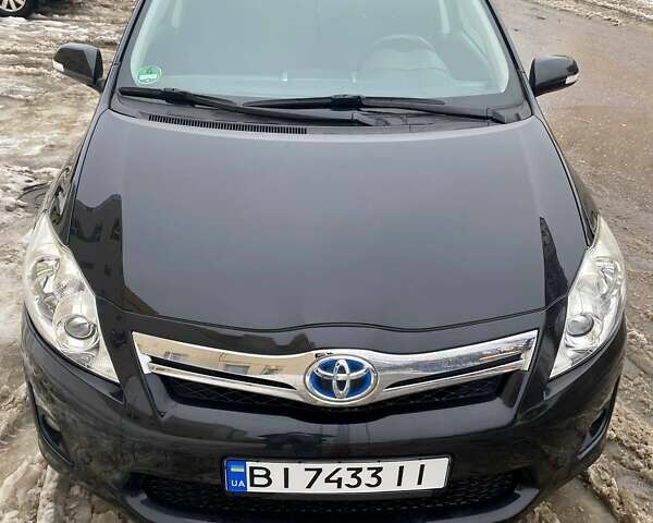 Чорний Тойота Ауріс, об'ємом двигуна 1.8 л та пробігом 240 тис. км за 10500 $, фото 1 на Automoto.ua