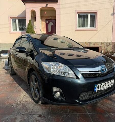 Чорний Тойота Ауріс, об'ємом двигуна 1.8 л та пробігом 220 тис. км за 9999 $, фото 1 на Automoto.ua
