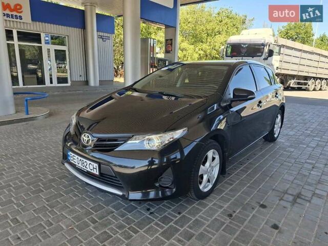 Черный Тойота Аурис, объемом двигателя 1.33 л и пробегом 129 тыс. км за 9300 $, фото 1 на Automoto.ua