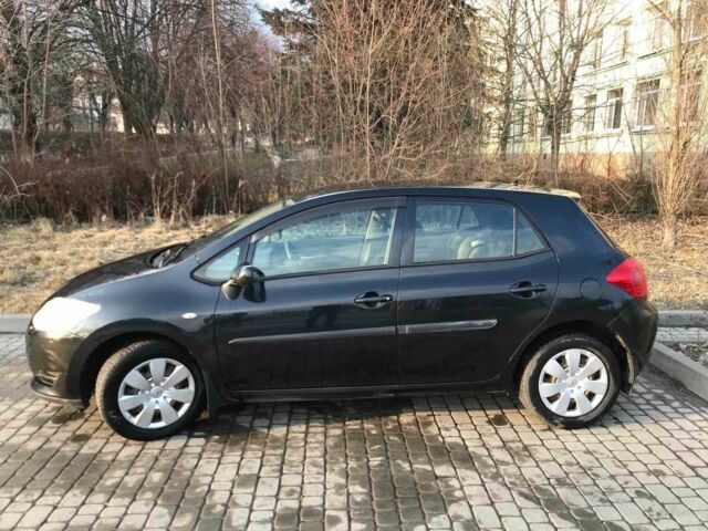 Черный Тойота Аурис, объемом двигателя 1.6 л и пробегом 143 тыс. км за 6200 $, фото 1 на Automoto.ua