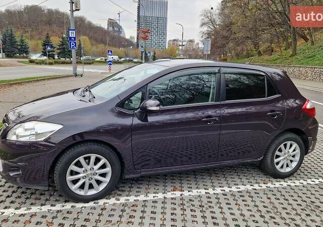 Фиолетовый Тойота Аурис, объемом двигателя 1.6 л и пробегом 192 тыс. км за 9500 $, фото 1 на Automoto.ua