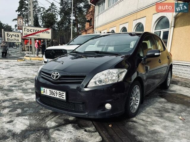 Фіолетовий Тойота Ауріс, об'ємом двигуна 1.6 л та пробігом 180 тис. км за 9900 $, фото 1 на Automoto.ua