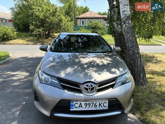 Коричневый Тойота Аурис, объемом двигателя 1.3 л и пробегом 119 тыс. км за 8500 $, фото 1 на Automoto.ua