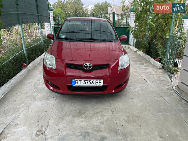 Червоний Тойота Ауріс, об'ємом двигуна 1.6 л та пробігом 200 тис. км за 6300 $, фото 1 на Automoto.ua