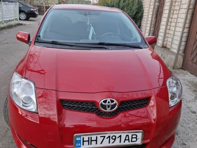 Красный Тойота Аурис, объемом двигателя 1.6 л и пробегом 196 тыс. км за 6800 $, фото 1 на Automoto.ua