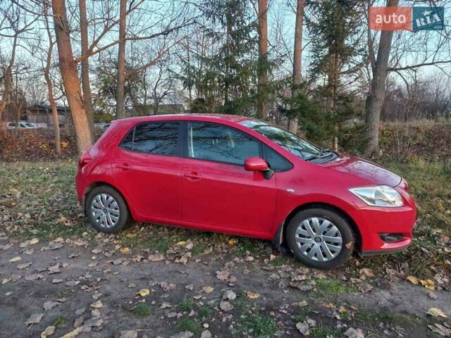 Червоний Тойота Ауріс, об'ємом двигуна 1.6 л та пробігом 178 тис. км за 7800 $, фото 1 на Automoto.ua