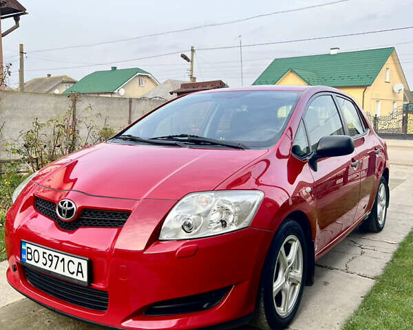 Червоний Тойота Ауріс, об'ємом двигуна 1.36 л та пробігом 229 тис. км за 6300 $, фото 1 на Automoto.ua