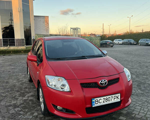 Червоний Тойота Ауріс, об'ємом двигуна 1.6 л та пробігом 192 тис. км за 5800 $, фото 1 на Automoto.ua