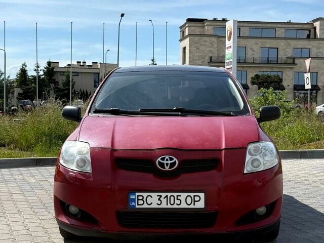 Червоний Тойота Ауріс, об'ємом двигуна 1.4 л та пробігом 340 тис. км за 3500 $, фото 1 на Automoto.ua