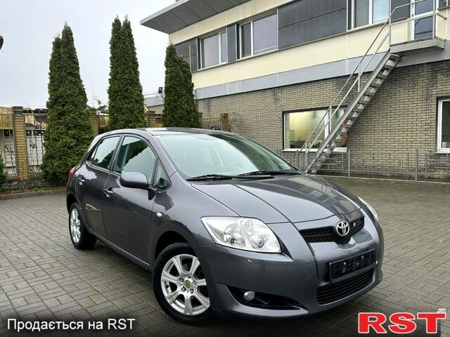 Тойота Аурис, объемом двигателя 1.4 л и пробегом 200 тыс. км за 5700 $, фото 1 на Automoto.ua
