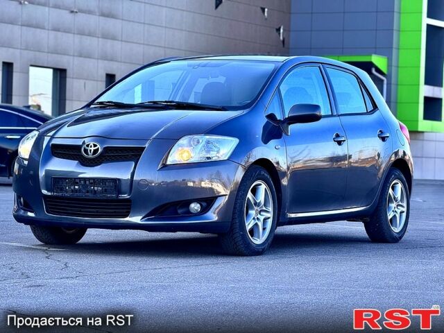 Тойота Аурис, объемом двигателя 16 л и пробегом 157 тыс. км за 5900 $, фото 1 на Automoto.ua