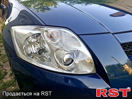 Тойота Аурис, объемом двигателя 1.6 л и пробегом 179 тыс. км за 7100 $, фото 1 на Automoto.ua