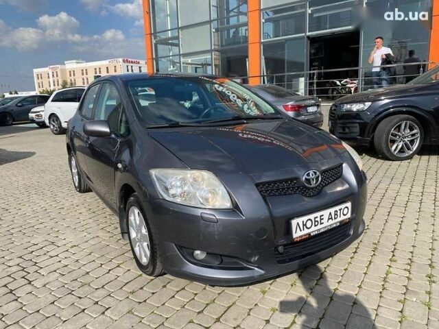 Тойота Аурис, объемом двигателя 1.6 л и пробегом 268 тыс. км за 5800 $, фото 1 на Automoto.ua
