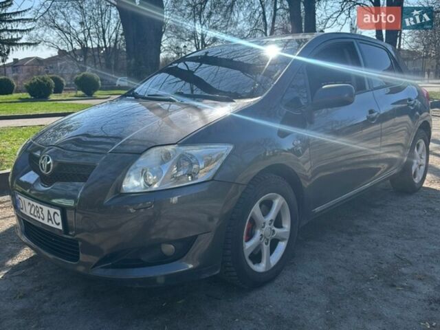 Тойота Аурис, объемом двигателя 2 л и пробегом 247 тыс. км за 6400 $, фото 1 на Automoto.ua